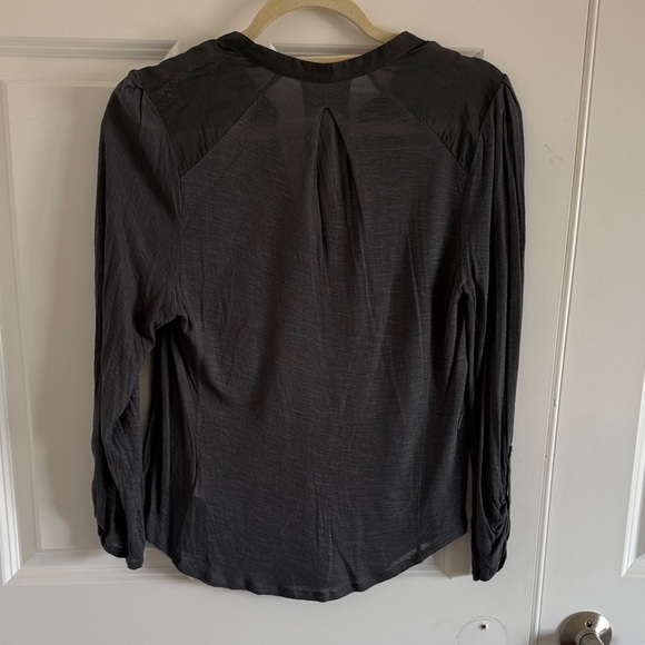 Anthropologie TINY Silk Blend Embroidered Gray Blouse Size Medium - Picture 5 of 5